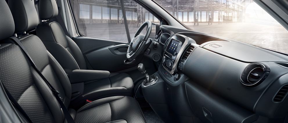 Interior Opel Vivaro rent a car Malga