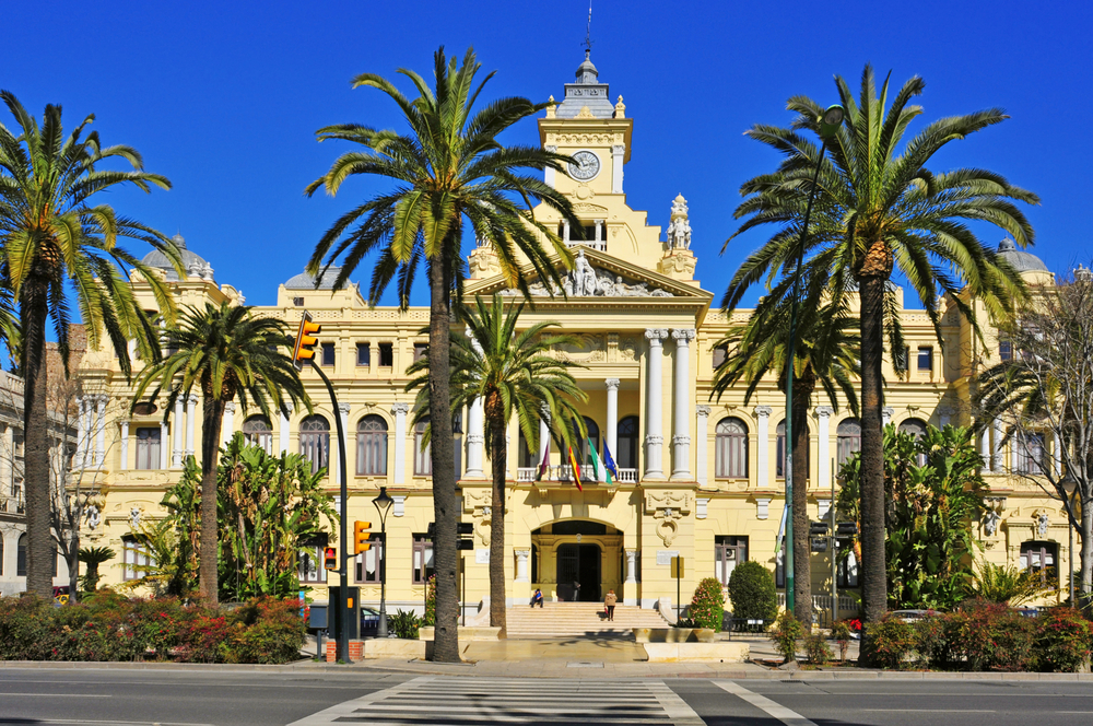 Descubre Málaga: Explorando la Zona Turística con Fetajo Rent a Car